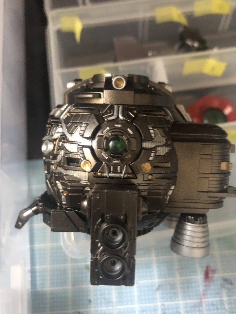 トップコートを吹く前の仮組み段階での内部フレームの状態
    +