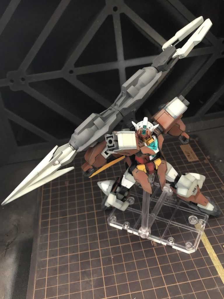 ド迫力のサタニクスウェポンズ。
クローの肉抜きを埋める箇所を間違ってしまったので、向きが逆になってます。