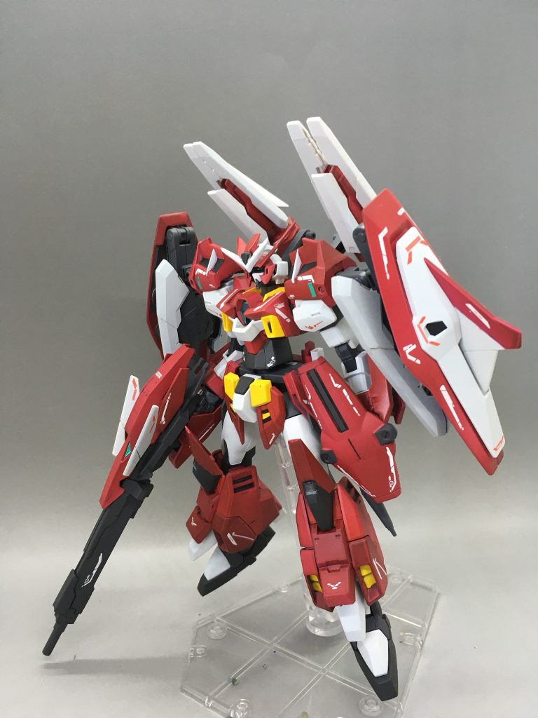 背部シグマシスキャノンは選択的兵装。ファンネルとしては使用しません。
+