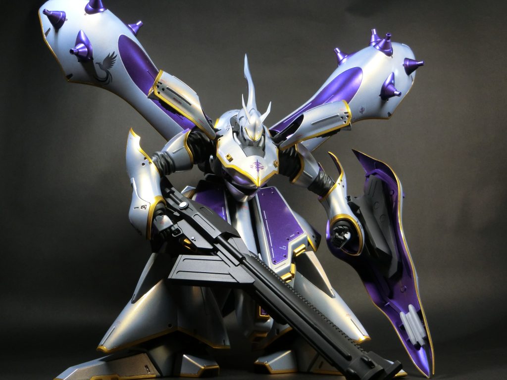 紫のジオンマークやトリのマークは自作です。クリアデカールを使用してます