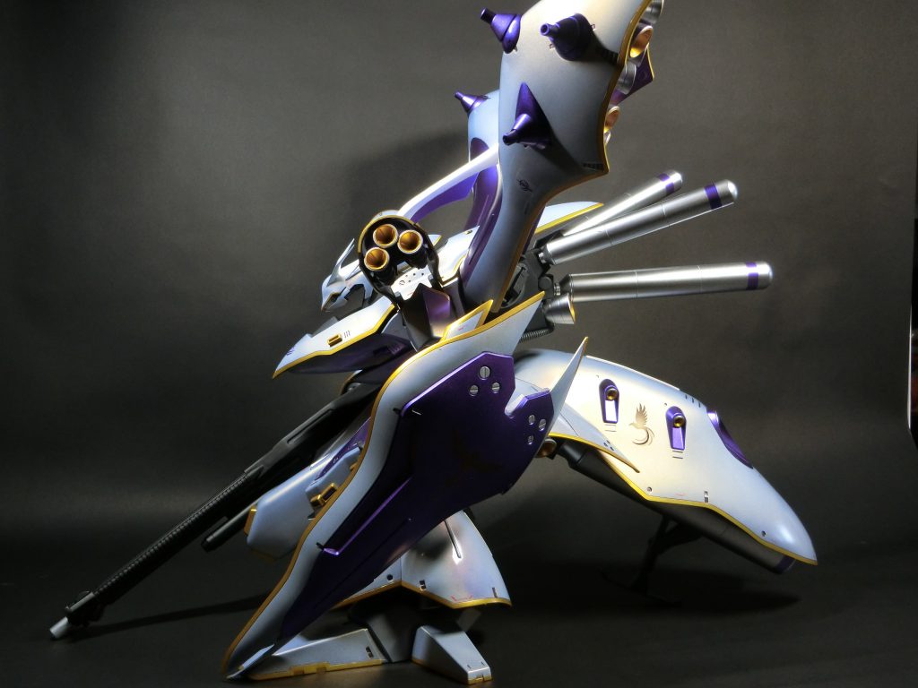 クリアデカールだと、隠蔽ないですね↓シールドにそこそこ大きなネオジオンロゴがありますが全く見えません