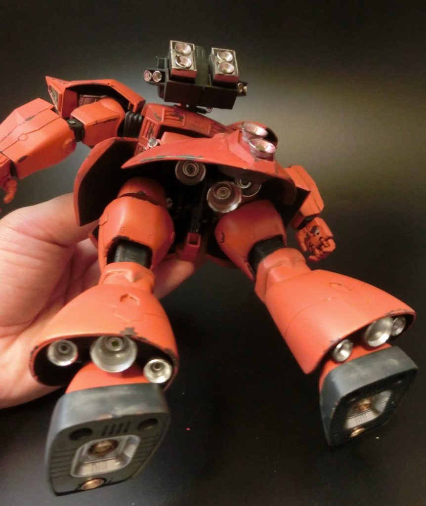 旧キットの足にはバーニアが付属されていないので、MGを移植しました。