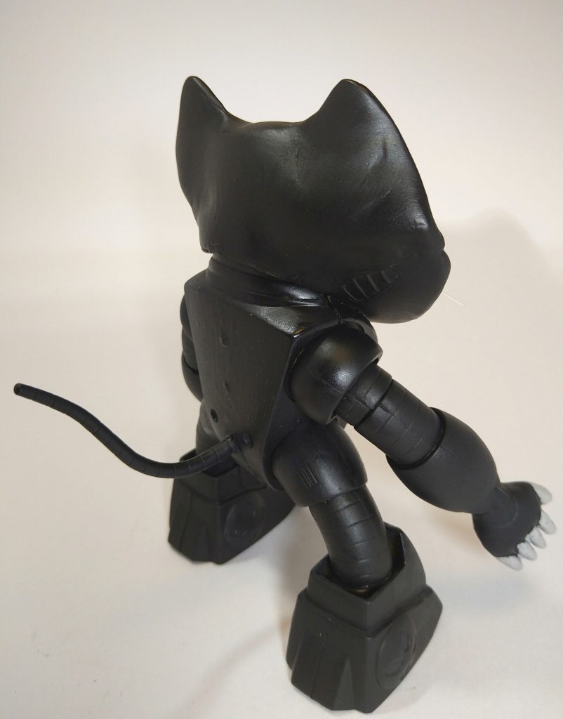 バックショット。尻尾はヒートロッドを加工して作成。
    +