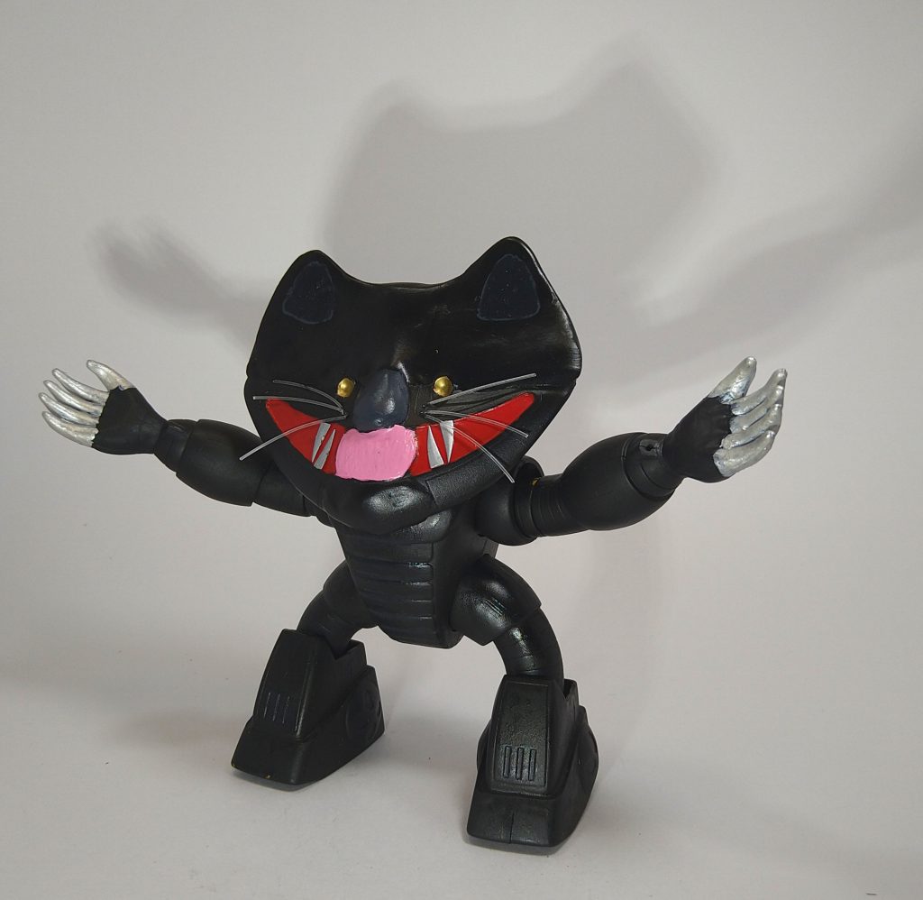 正面ショット。旧キットとは思えないほど可動が良好で色々ポーズが取れる事にびっくりしました。
    +