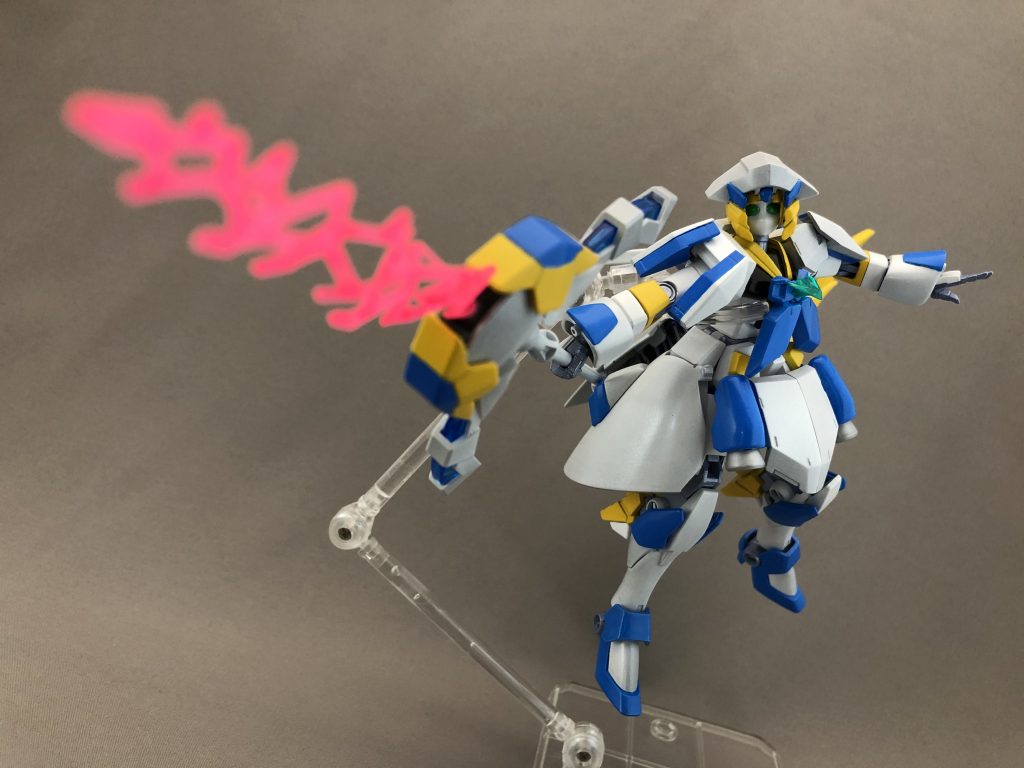 破道の九十一、千手皎天汰炮(せんじゅこうてんたいほう)!!
すいません前から女神官ちゃんの詠唱とBLEACHが相性良さそうで言ってみたかっただけなんです許してください(−_−;)
というわけで最後の武装はティンクルワンドからのビーム砲撃です。
ワンドがそこそこの長さなのでそれなりの威力がある武器になっていると思います。