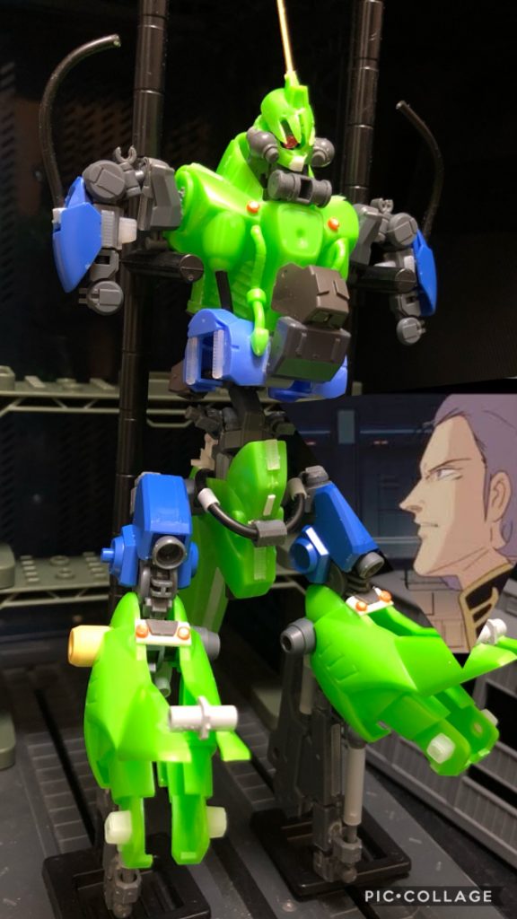 シロッコ「何だコレは!まだ製造中ではないか!!」oyz「ですが、30%(?)程は完成してます。ちょっと動かす位なら可能です。」シロッコ「貴様!ふざけているのか、その様な物が役に立つ訳があるまい!」oyz「実は...THE–Oを一度制作して、なんだか上手く改造出来ないな〜って事で放置してしまい、そこで1年半が過ぎてしまい、全体的な製造が滞ってしまいました。パラスアテネはその作業の遅れの煽りをモロに受けているので、このザマですよ。」シロッコ「この戦いはもう終盤なのだぞ!?貴様は今まで何をやっているのか!!ボリノーク・サマーンはどうした!?」oyz「それならば、用意してあります。」シロッコ「ほう、そちらは間に合ったか。どこに.....!!?なんだこの血だらけのクマは!!」oyz「こちらがボリノーク・サマーン....。」