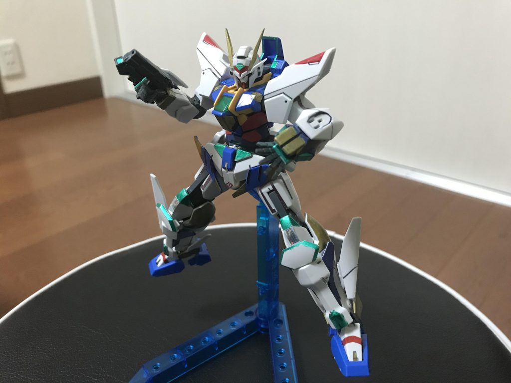 こちらが素体になっています。武器はサーベルとGNピストルだけです。