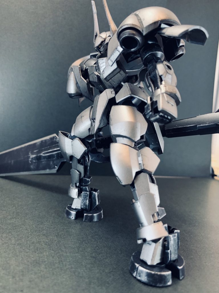 サイドショット
イメージしたのはデモンズソウルに登場する塔の騎士やつらぬきの騎士です