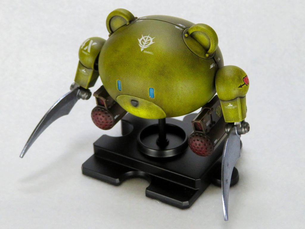 塗装は下地色との混合比率を変えながら、ドライブラシで7~8段階のグラデーションをかけています。