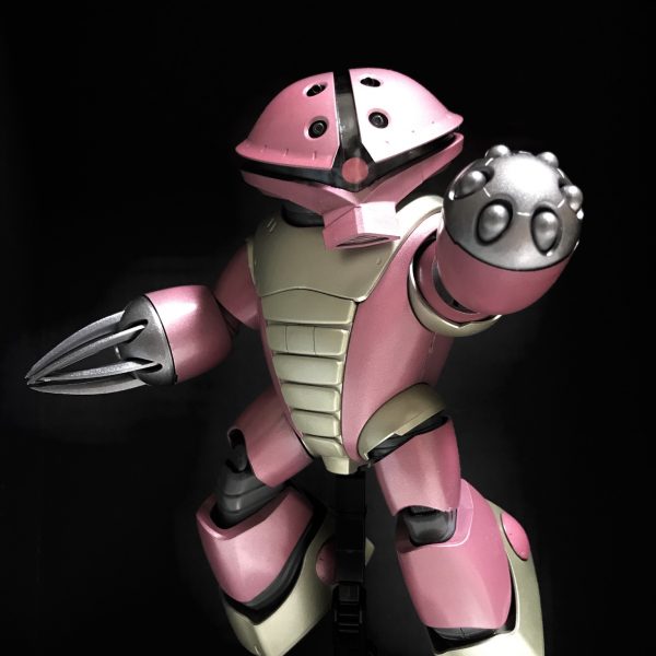 ピンク＆ゴールドのアッガイ