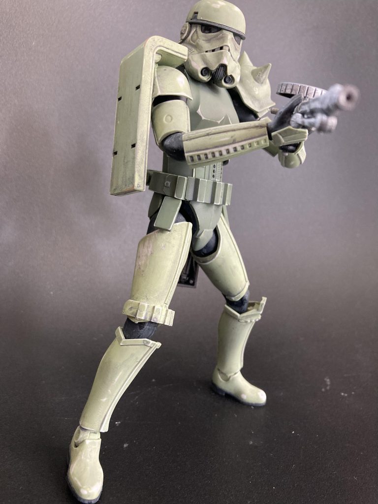 ただ勤務態度は好評価なので上司も服装には目をつぶってくれてます。