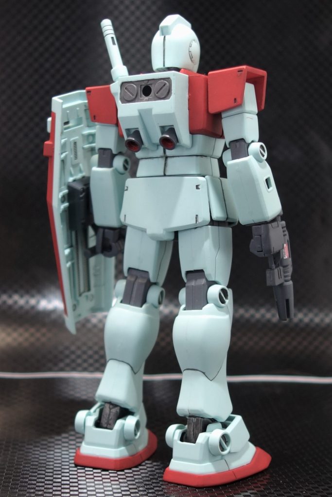 後ろ姿、赤はシタデルカラーのEvil Sunz Scarlet、足首にはガンダムマーカーのフレームガンメタリックを使用しています。