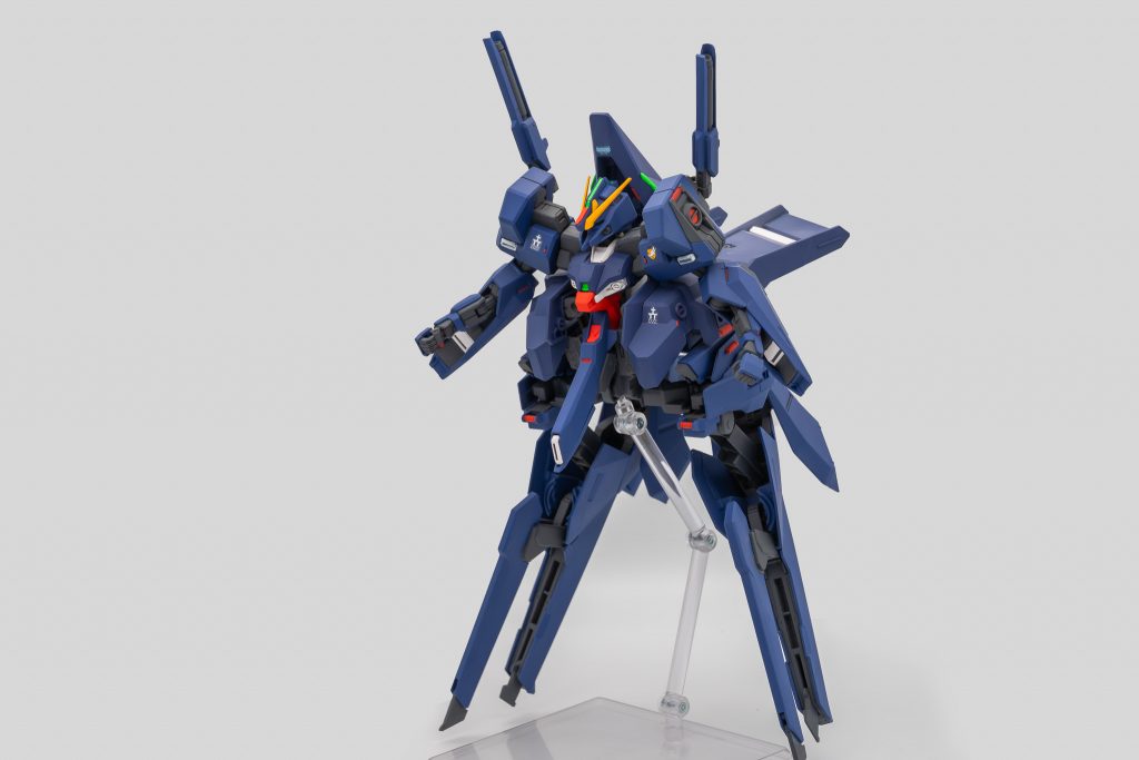 中間形態風。強引に組んでみたらそれっぽい形になったので。