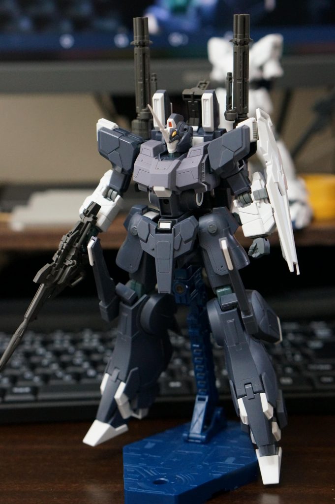 ベースはシルヴァバレトサプレッサーで、HGUCユニコーンガンダムを一部ミキシングしています。