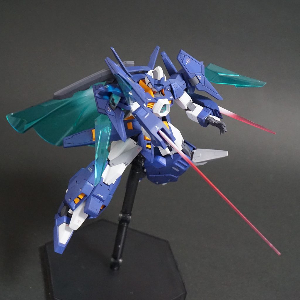 ビームサーベルを構えて