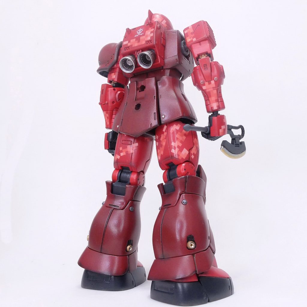 合わせ目消し、メタルパール、肩アーマーの幅増などなど、小さくいじってます。