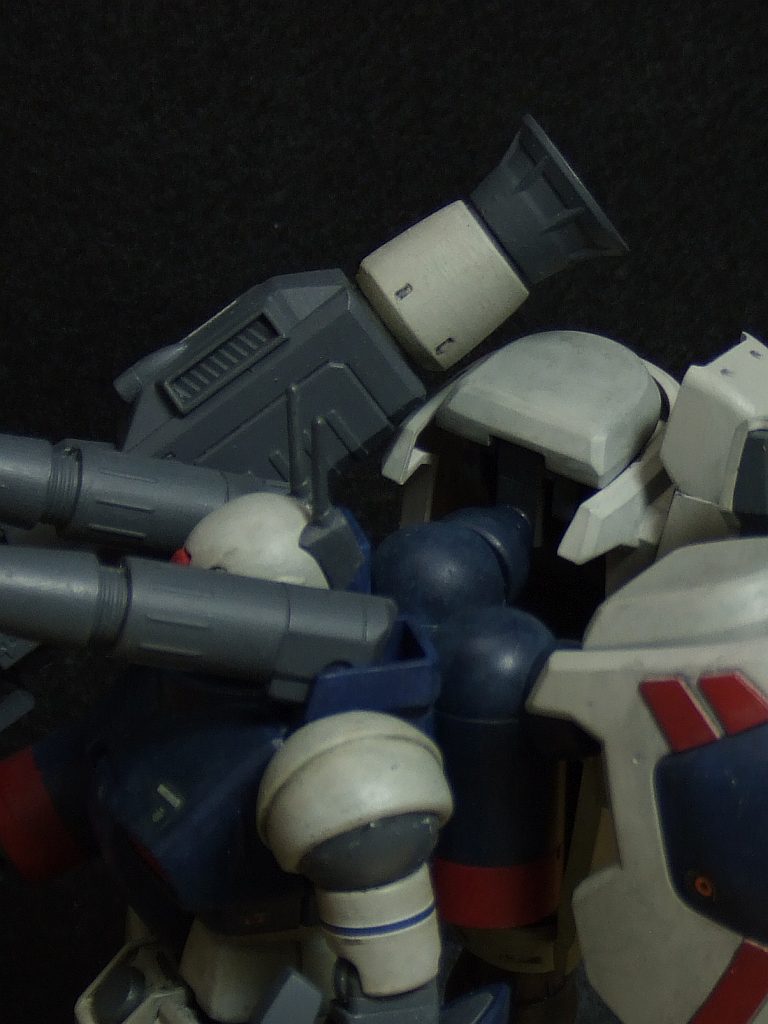 接合部分は、流用バーニアをエポパテでムニュっと接着