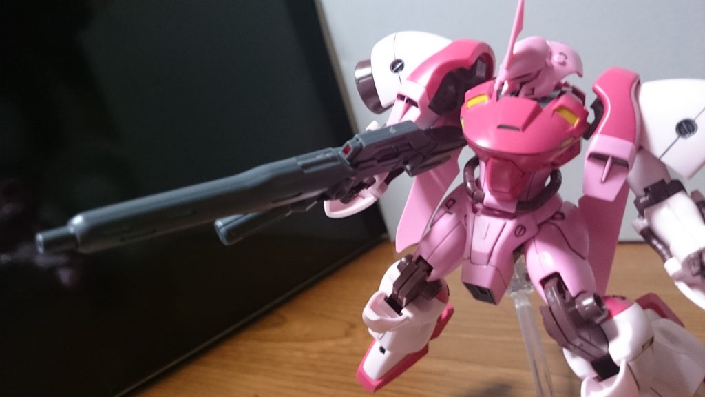 ・ビームマシンガン
センサーをロイヤルメタレッドで塗装してるっス。その他お尻のEパックとマルイチモールドをグレーで、銃身の一部をメタグリーンで塗装してるっス