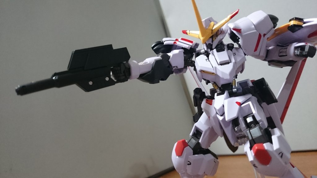 ・110mmショートレンジライフルセンサーをメタグリーンで、ボルトのような部分をシャインシルバーで塗装してるっス。