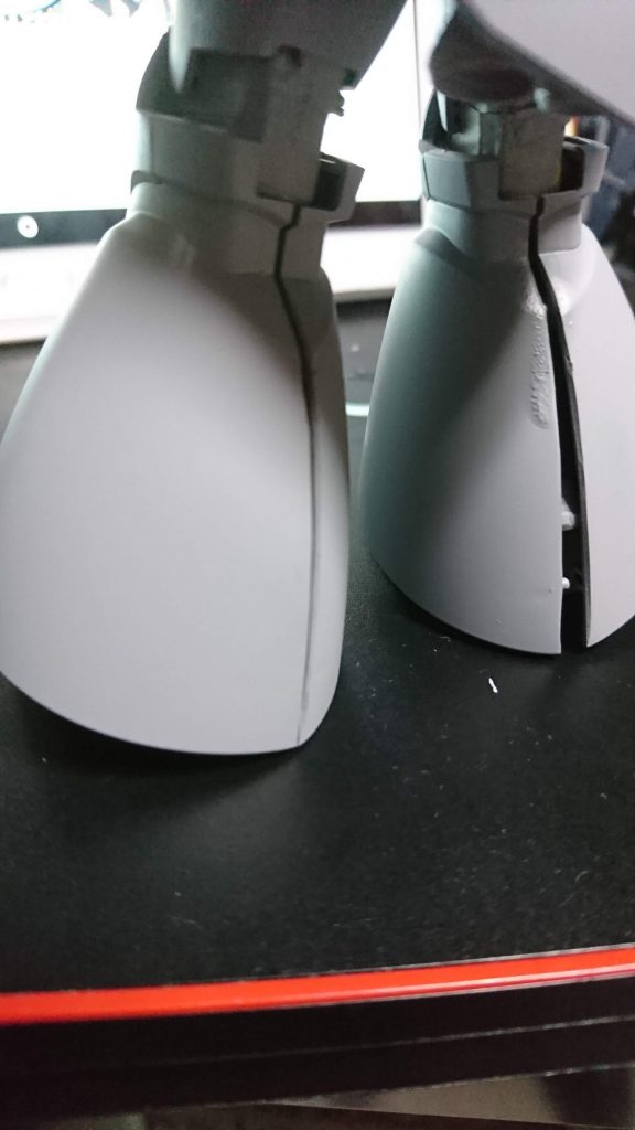 それと脚ですが、後々の緊急時用に合わせ目をモールドにしてみました