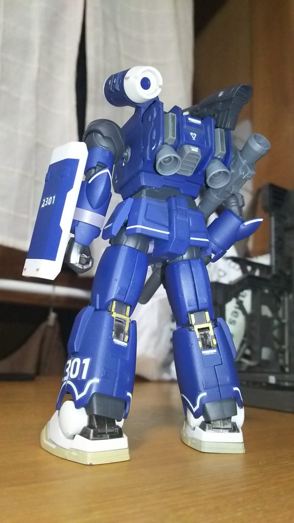 お手々を5本指に変更してバックパックにふっといバーニアと排熱用ダクトを追加し、砲撃後の冷却効率の向上と推力増強を図りましてございます。