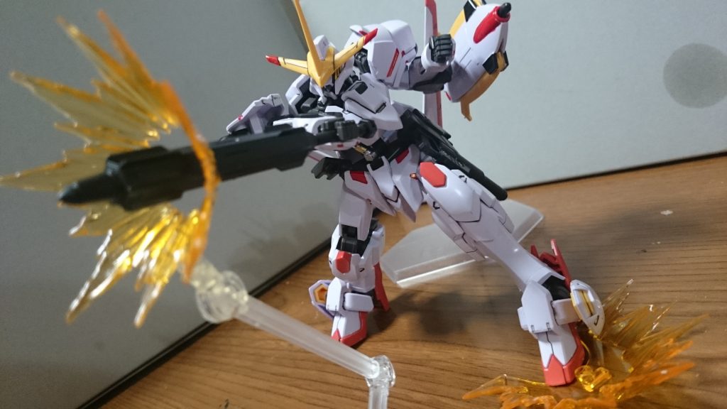 地に足踏ん張ってメイスを突きッ!!ヴィダールあたりから突き用の手首持ってきたいっスね