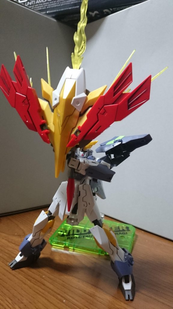 ・KT-HBSO6GW ケラウノスハイパービームソードエフェクトが作中と全然違う…!!形やサイズはおろか、色すらも違うとはこのリハクの目を…(ryTwitterの方でフィギュアライズエフェクトを使用した例を見つけたんスけど、それが一番それらしかったんで、今度真似てみるっスではアクションっス~