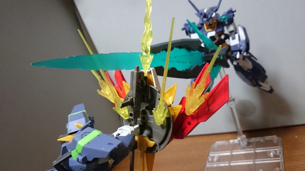 vsガンダムTRYAGEマグナム!インストによると、キングモードが機体性能を上げる特殊モードではなく、ただの演出だという記述が…!キングモードがただの演出となると、ゼルトザームの暴走砲撃よりチャンプの剣の方が格上ということになるんスけど……(gkbr…… ………… ………… ……「クッソ……こうなりゃ、ファンネルに勝つにはオレが……!」