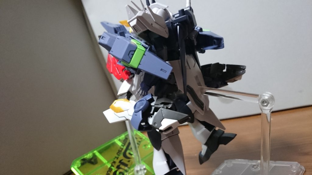 「オレ自身が!ファンネルになるしかねェ!!」vsフェイクνガンダム!正直笑ったっス……w これは某死神代行も(いろんな意味で)驚きの対処法よ!コメント欄も『え?(赤文字)』『はぁ?』『死んだな』『流石カザミ』『カザミファンネル爆誕(赤文字)』等と大盛り上がり?だったっスねw