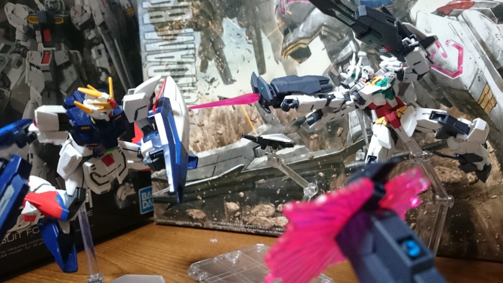 ジュピターヴガンダム(コアガンダムII)vsシャイニングブレイク
次回予告ではジュピターアーマーで出撃してたっスね。胴体が白くなったコアガンダムIIと白いジュピターアーマーは親和性高めっス