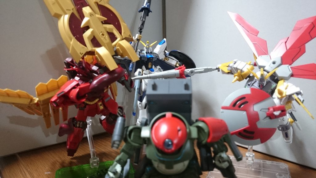 おまけ。アタッカーとつg……カザミ「えーと、あのロンメルさん？なにやってるんすか？……！もしかしてロンメルさんってキャブテンジオンとお知り合いとか！」ロンメル「あー、いや、それはね…」