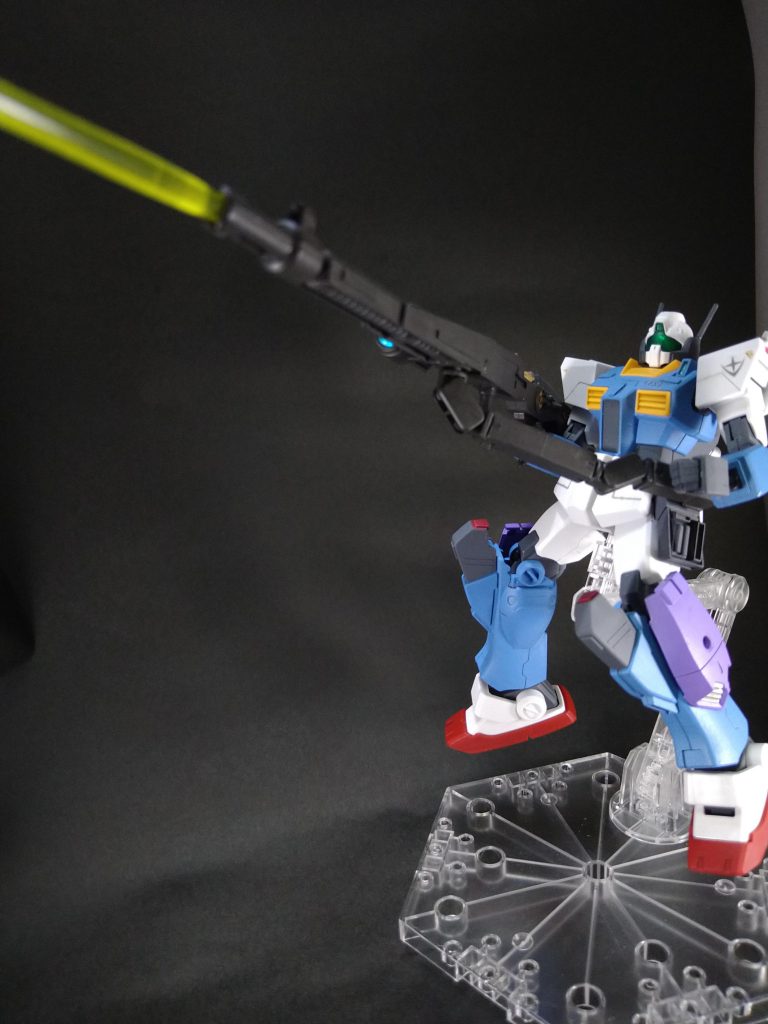 ジムⅡのビームサーベルのクリアパーツが無加工で、先端にハマったので、宇宙空間での射撃時をイメージ。
最後までご覧頂きありがとうございました。