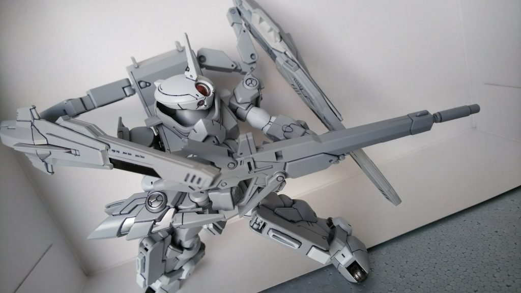 大出力のビーム兵器を2門、ビームライフルを1丁で考えました。
フリーダムのビーム砲を流用です。