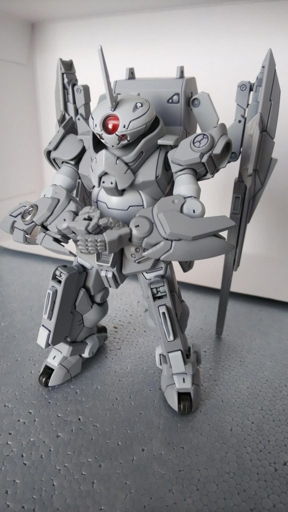 首を少し延長しています。
これだけでも大分スマートな印象になりますね。