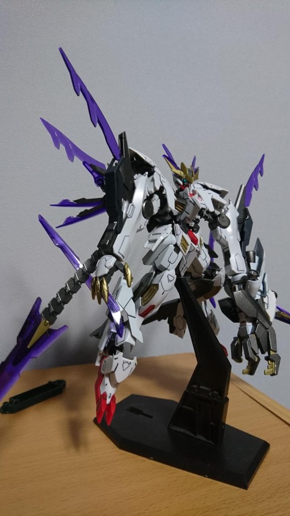 リミッター解除状態もクリアパーツ差し込みで再現。
ここまでリミッター解除やってしまったら植物人間になってそう(笑)