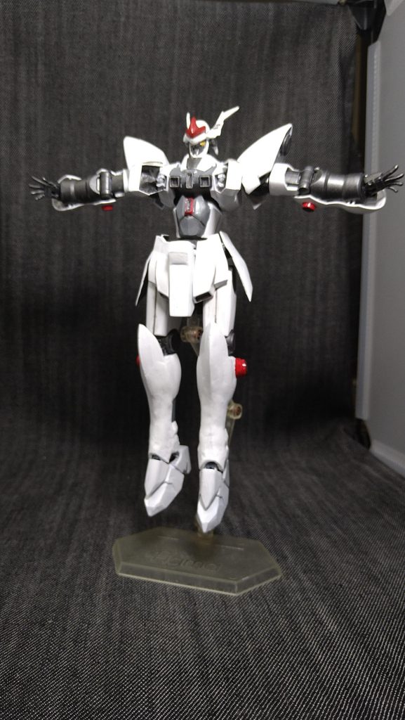 胸部のアーマーを展開し、拡散メガ粒子砲を装備とまあ、ネタ元の装備を大体網羅しています。