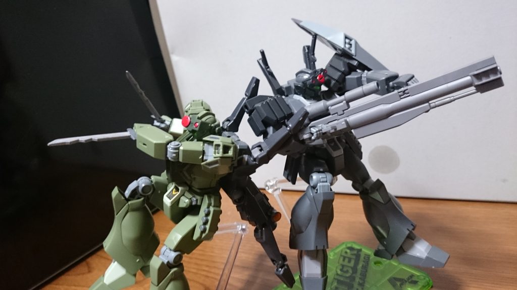 兄弟で背中合わせ
ゴーストジェガンはレナート兄弟の使用するガンプラで一番好きなガンプラっス
。Aストフリ戦好きっス