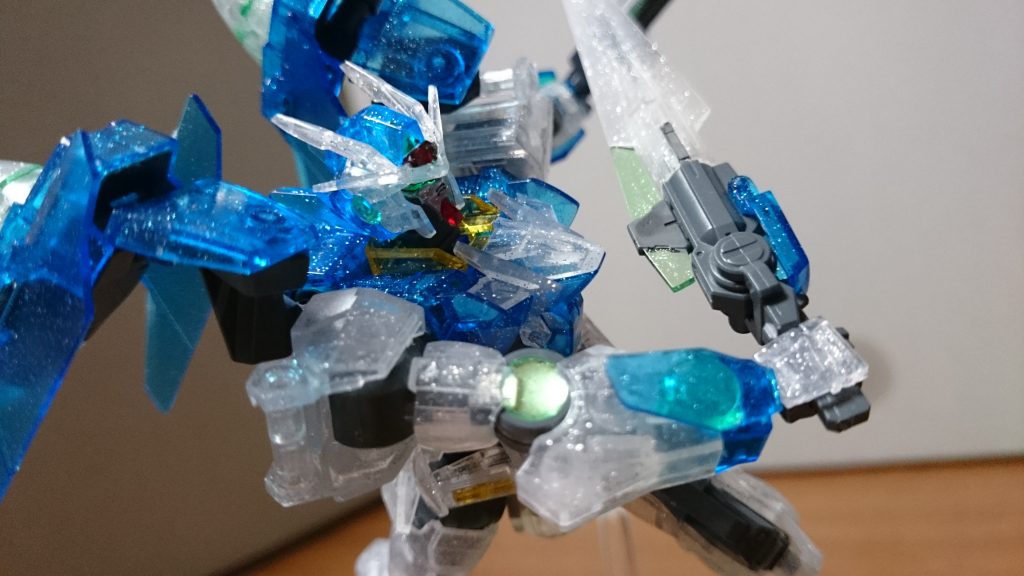 ・DIDCでアクションフラッシュを焚いてもいないのに、ツインアイが目立ってるっスね。時々ガンプラにマッキーを使うんスけど、小さい範囲なら結構相性バツグンっスね