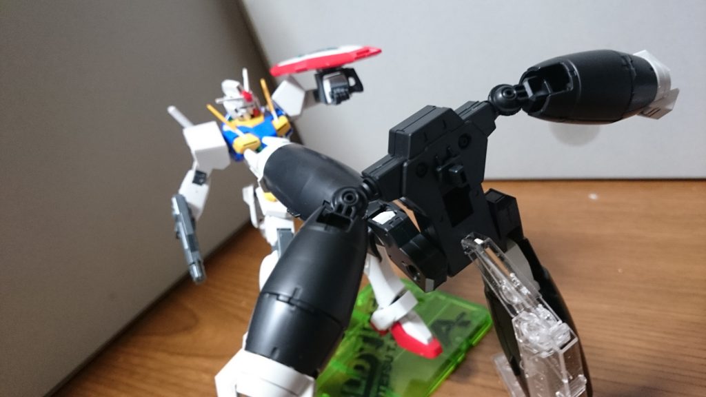 相手は0ガンダムで蹴りぃ！