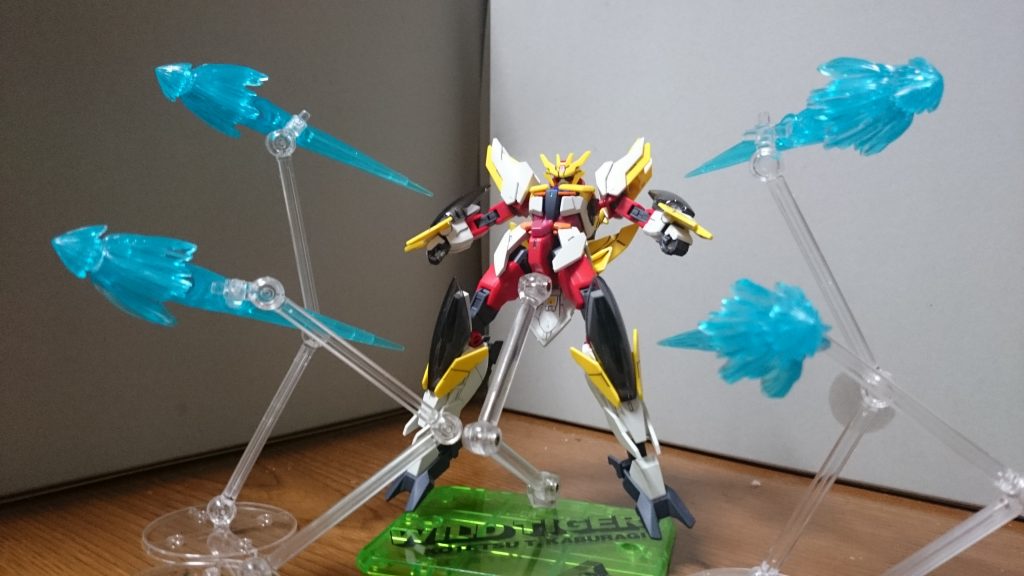 ・アニマランページCランクとなったリゼが編み出した必殺技っスね。ちなみにエフェクトは別売り……というかジェットエフェクトをそれっぽく見立ててるだけっス。たぶんエフェクトの色もそれぞれのパーツの紋章の色と同じ色なんじゃないスかね。