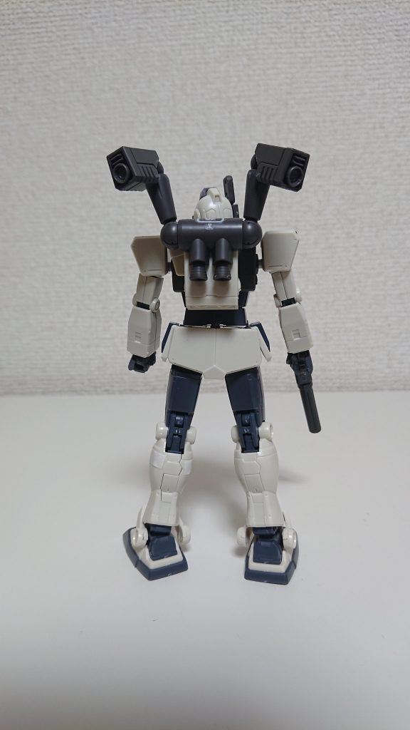 背面。これまたバックパックが特徴的。フルバーニアンのブースターポッドの様です。