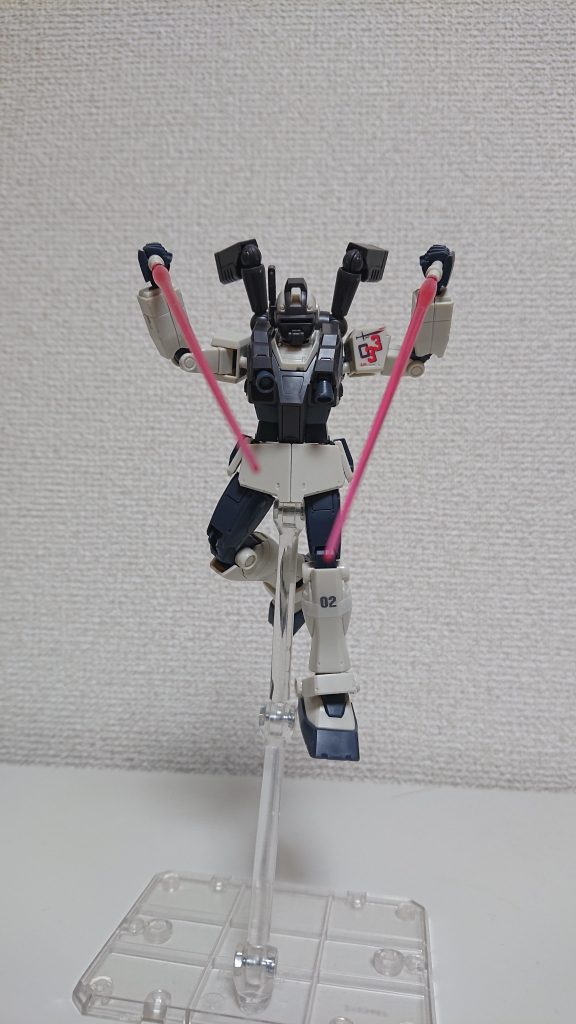 アクションポーズを取らせてみました。ジョニーライデンの帰還に出てくる某パイロット繋がりのポーズ「ふはははは!落ちろぉ!」ギャプランに搭乗時の台詞ですが…