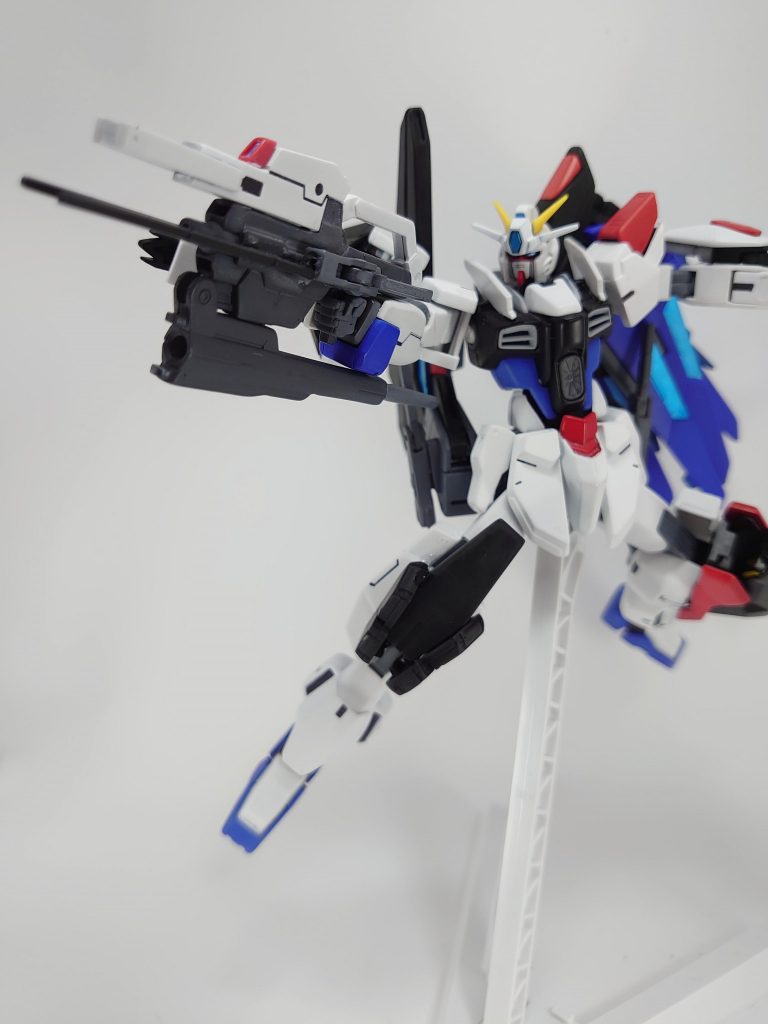 ロングスナイパーライフル
ケルディムのGNスナイパーライフルⅡにジャンクパーツを付けました。
三連バルカンモードもそのまま使用可能