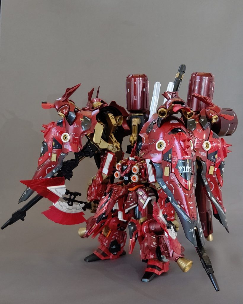 まずは正面です!
今回使用したキットは
HG クシャトリヤ・リペアード×2
HG ガンダムダンダリオン
HG リゼルC型
SD ナイチンゲール 
HG ガンダムアスタロト×2
HG ガンダムマルコシアス
MG FAユニコーンガンダム
プラ板他です