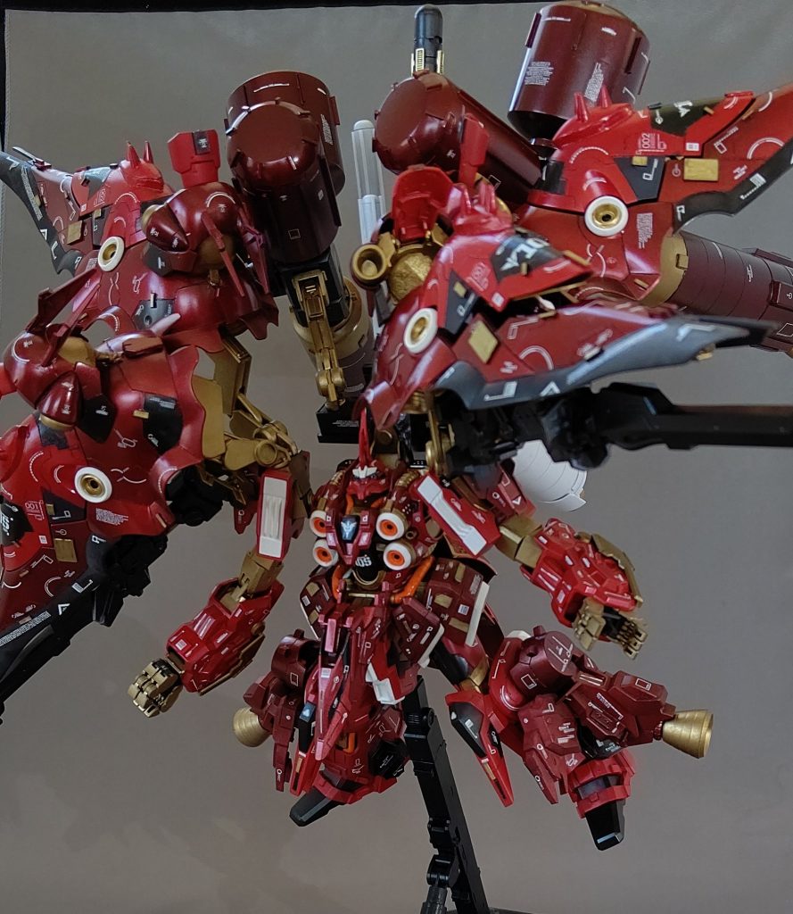 アクション ホバー
かなり重いため、台座は接着剤で固定しています(´・ω・`)
次は武装の紹介です!