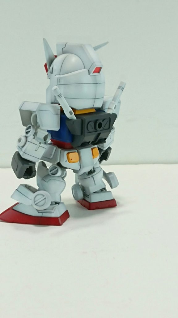 たくましいうしろすがた

イエローは要塗装ヶ所があるので普通に塗装してます。
手首のグレーも塗装です。