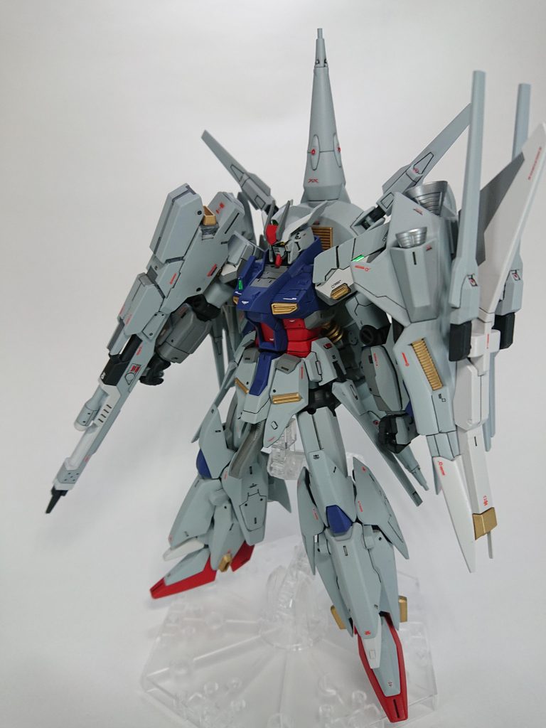 ドラグーンフライヤーとドッキング!!イメージはゴツいプロヴィデンスです。ビームライフルはユーディキウムモードに、シールドは複合兵装防盾として左手に装備します。通常時よりもドラグーンの数も増え大幅な火力アップを目指します。
+