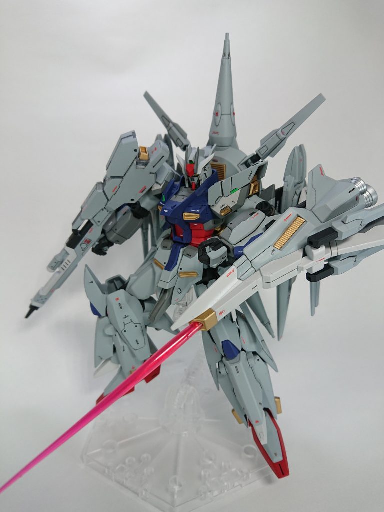 今回はフル装備でかなりゴツい機体になりました。スマートな王道主人公機体にもいつかは挑戦してみたいです。閲覧ありがとうございます。
+