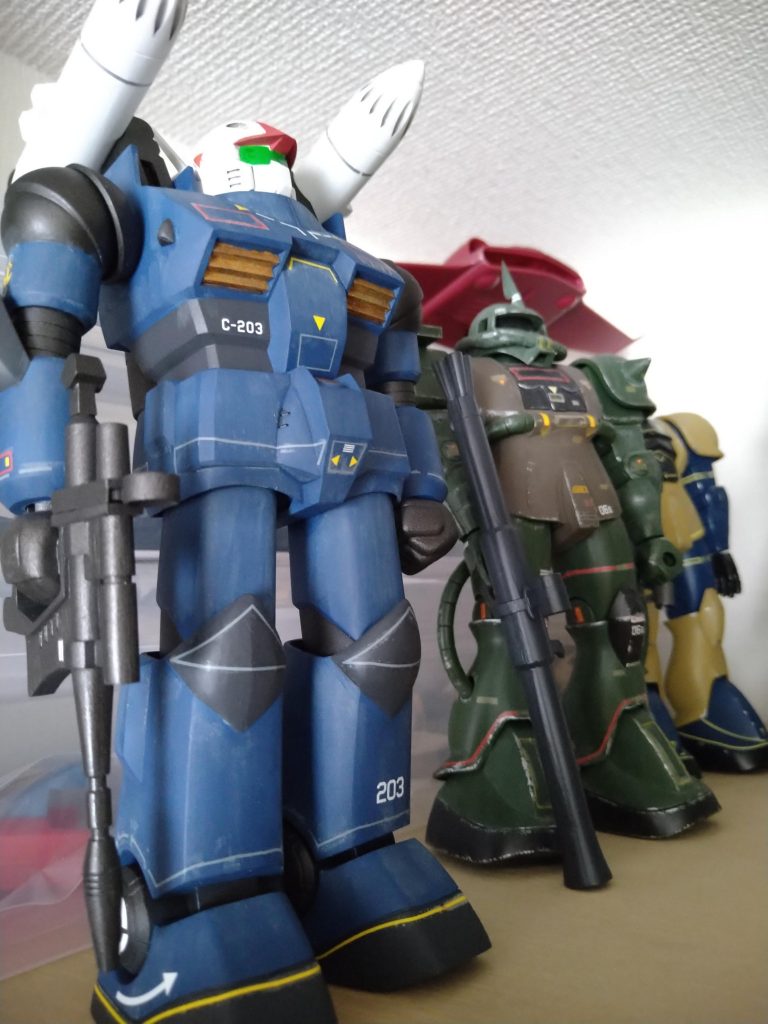 この角度、カッコよく撮れました。表面処理は頑張ったので胸とか腰とかパリッとしてますよね?w