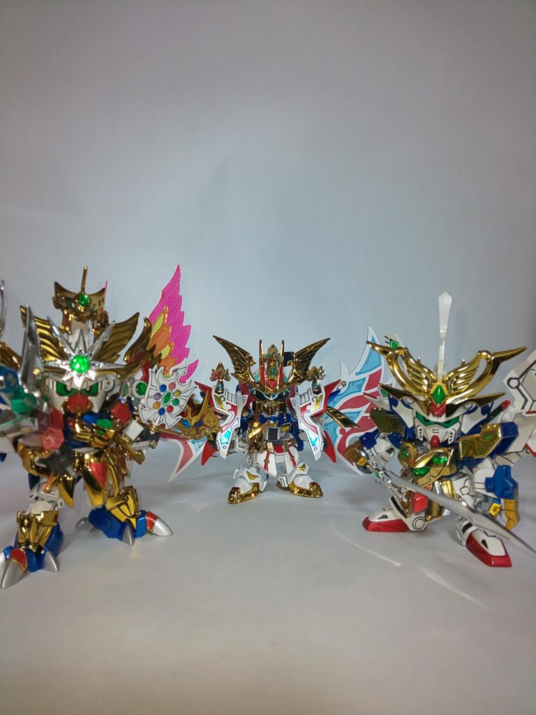 天下泰平っぽく親子並んで。

この一家、プレバンでしか最終形態を揃えられないってのが難点ですね。
一般発売をバンダイには、お願いしたい